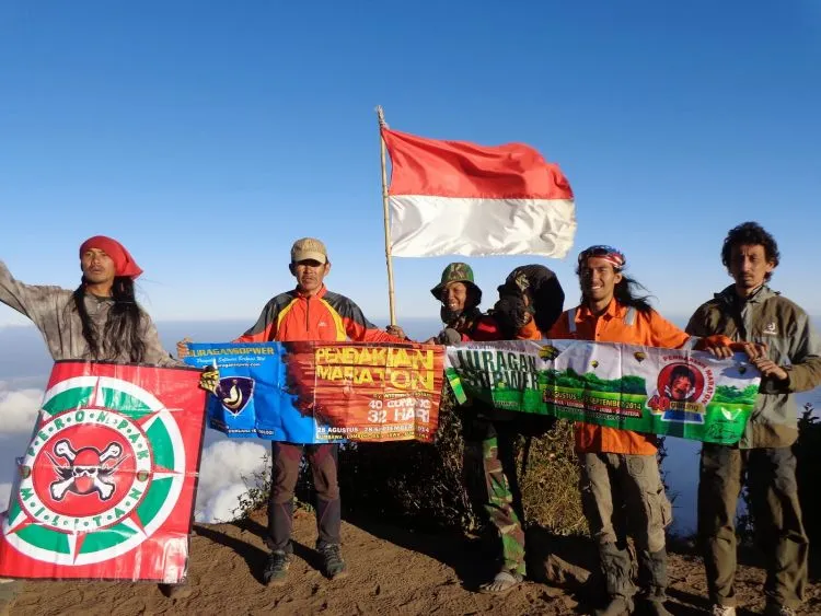 Willem Sigar Tasiam, Pencetus Maraton Gunung di Indonesia yang Akan Taklukkan 50 Gunung dalam 40 Hari! Luar Biasa! 12