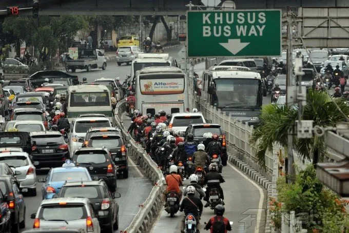 18 Hal yang Menandakan Jam Terbangmu di Transjakarta Udah Tinggi. Sabi! 26