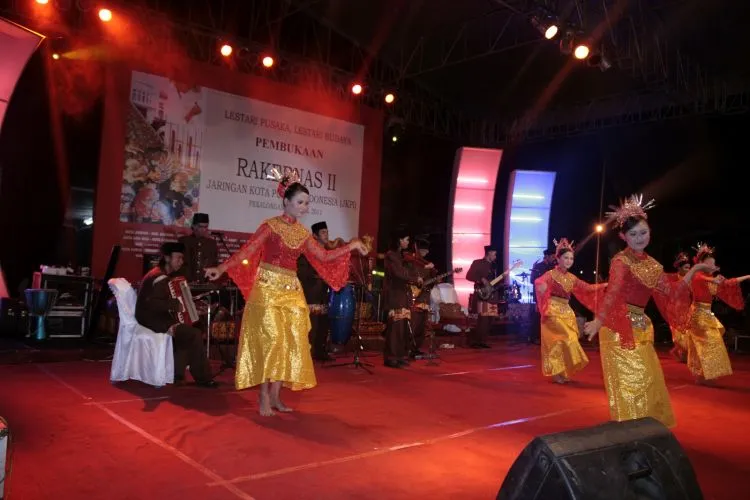 10 Lagu ini Ternyata Lagu Daerah yang Mungkin Nggak Pernah Kamu Sadari 18
