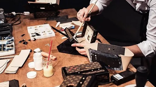 Kalau Memang Belum Mampu Beli Barang Branded, Nggak Usah Maksain Beli Barang KW Bisa? 10