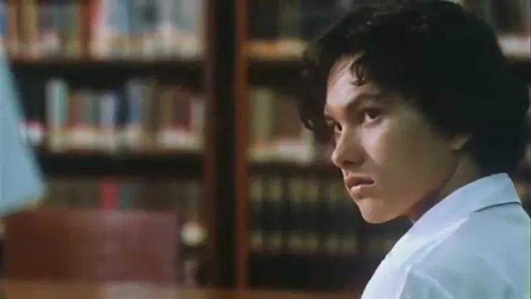 10 Adegan AADC Ini Ternyata Adalah Bagian Kisah Cinta Banyak Orang. Punyamu Termasuk Nggak Ya? 11