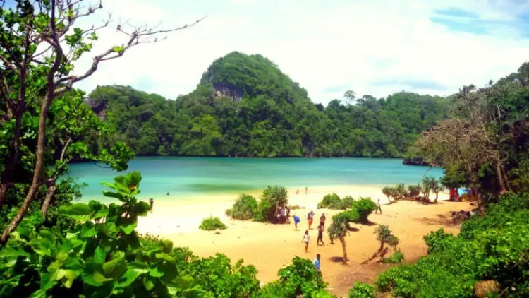 Patah Hati Bukan Untuk Diratapi, Traveling ke Destinasi Indah di Malang Ini Bisa Bikin Hatimu Terobati! 14