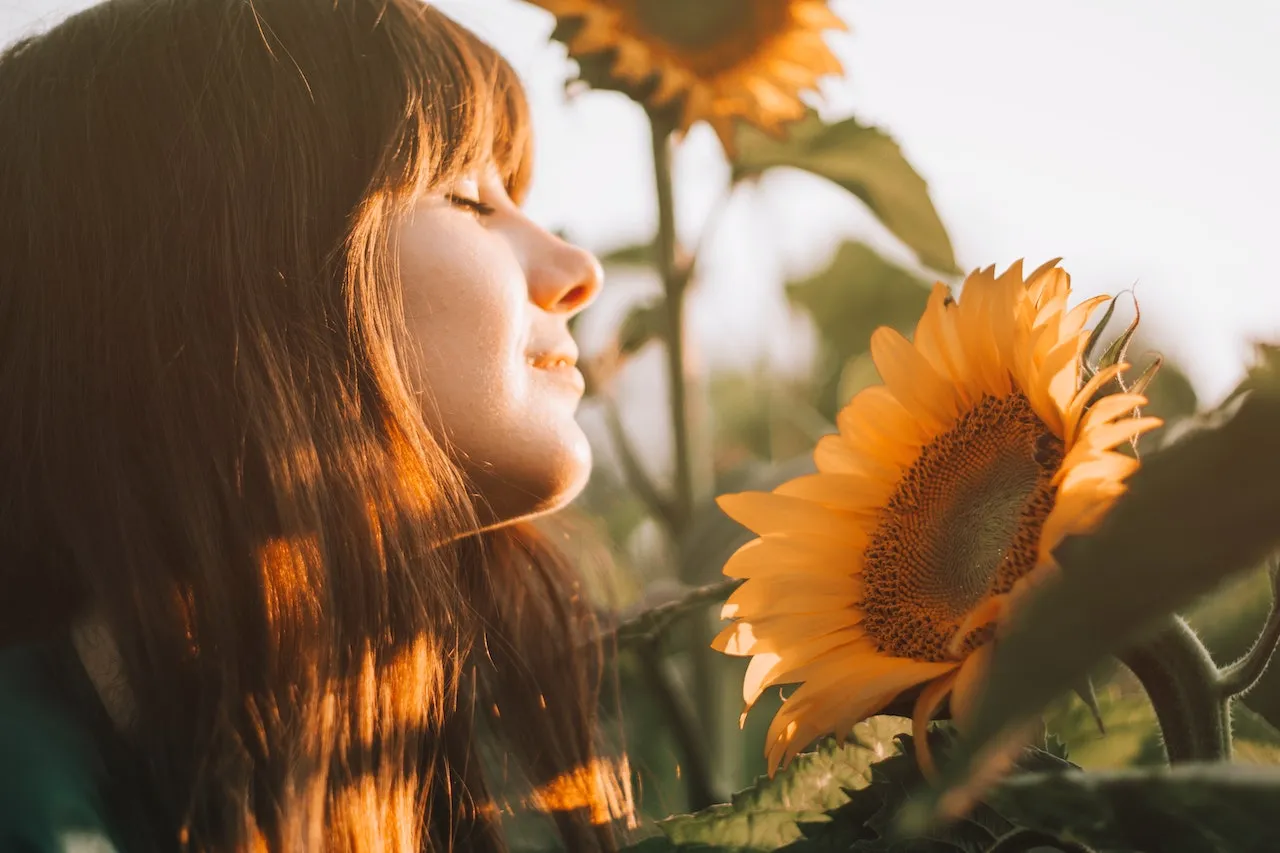 Cewek Nggak Harus Cantik Bak Model untuk Bikin Cowok Jatuh Cinta. Hal-hal Inilah yang Membuat Mereka Tergila-gila 12