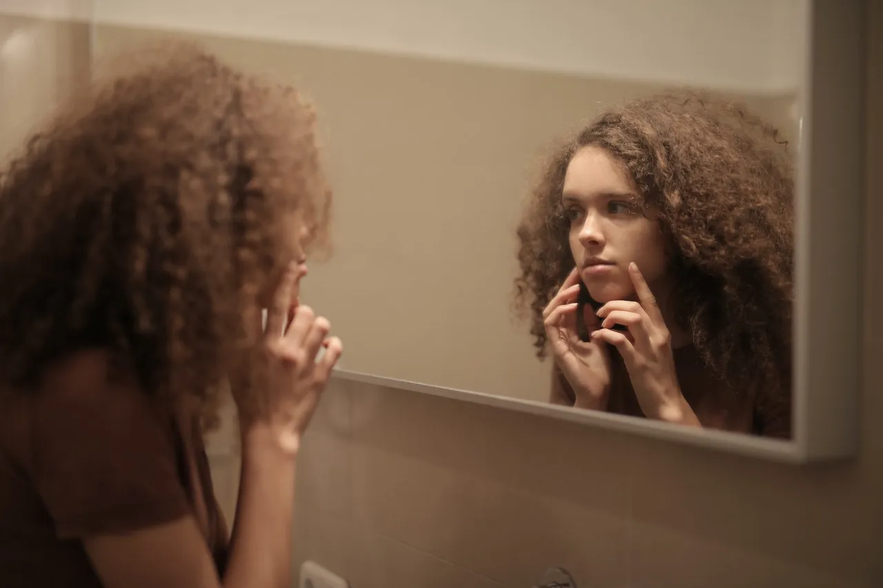 Sebaiknya Kamu Nggak Lagi Cuci Muka Pakai Sabun Mandi. Karena Alasan-alasan Ini! 9