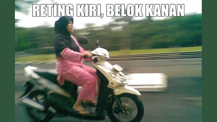 6 Hal yang Bakal Bikin Kamu Paham, Kenapa Ibu-Ibu Ber-matic Selalu Jadi Raja Jalanan 10