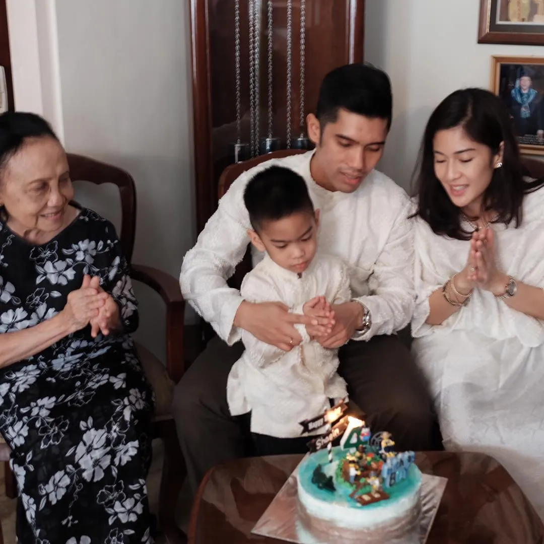6 Selebriti Ini Ternyata Sama Seperti Kita: Suka Nongkrong, Takut Gendut, dan Kadang Selow Juga 11