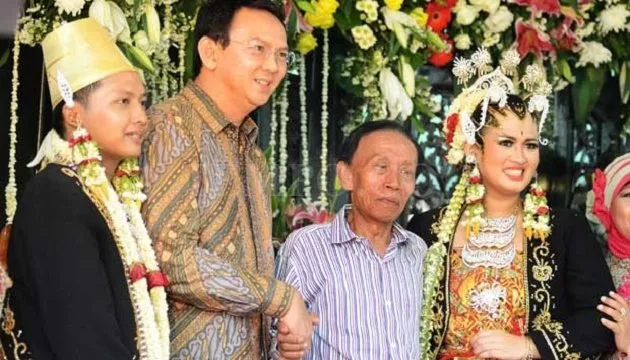 Kondangan kan Nggak Harus Bawa Pasangan. Ini 8 Alasan ke Kondangan Sendirian Bukan Hal yang Harus Diratapi Terus-terusan! 10