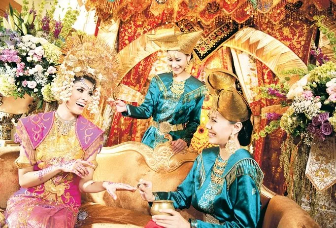 Ngaku Cinta Indonesia? Sudahkah Kamu Mengetahui 9 Tradisi Pernikahan Unik dari Nusantara Ini? 12
