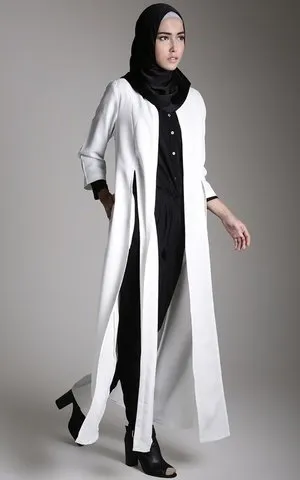 Long Cardigan Memang Luaran yang Pas Agar Penampilan Berhijabmu Semakin Ciamik. Intip Yuk 11 Paduan Hijab Dengan Long Cardigan Berikut Ini 22