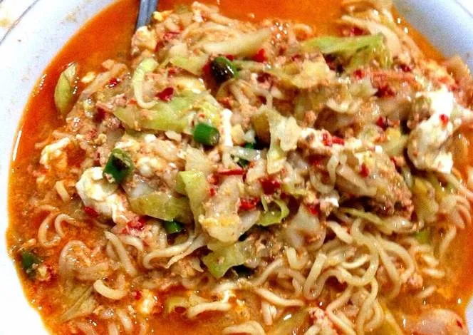 9 Modifikasi Mie Instan yang Harus Kamu Coba. Tetap Praktis Tapi dengan Sensasi yang Berbeda 13