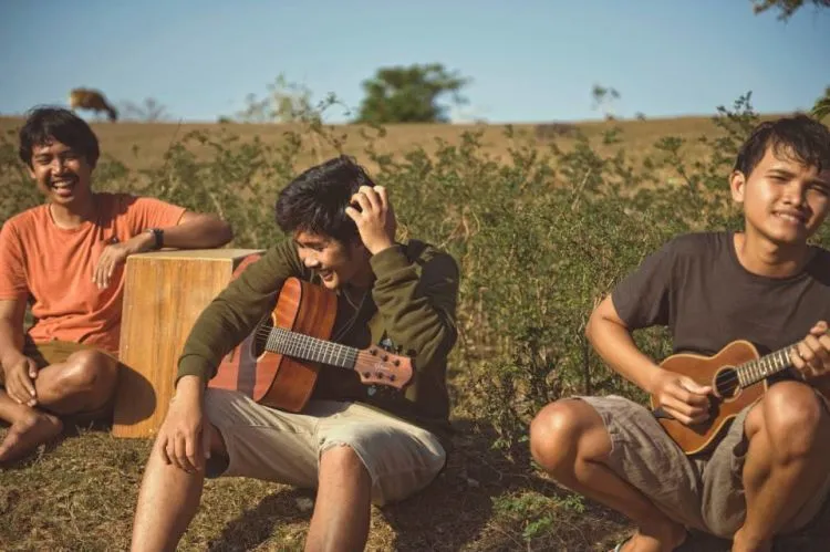 Waktu Lagi Bete dan Pengen Marah-marah, 10 Lagu Ini Bikin Kamu Adem 20
