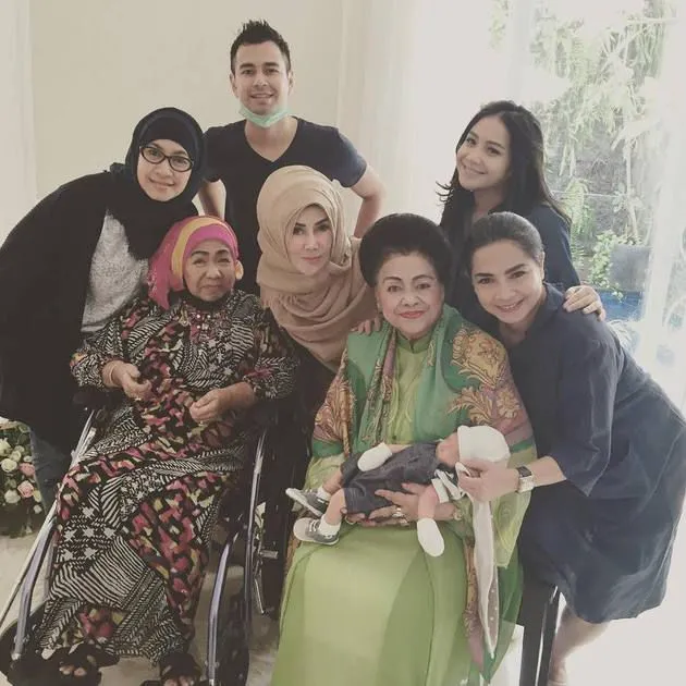 6 Alasan Kenapa Pasangan yang Mengutamakan Keluarganya Patut Kamu Syukuri. Beruntung Kamu Bersama Dia Saat Ini 8
