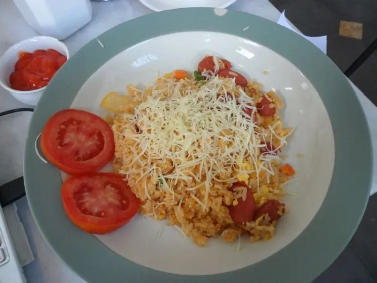 Karena Hubungan Suami Istri Butuh Kerja Sama, Calon Papa Harus Bisa Masak Juga. Coba Deh 8 Resep Sederhana Ini! 15