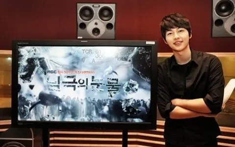 Ups, Ternyata Masih Banyak yang Belum Beneran Kenal Sama Song Joong Ki. Cek Yuk Sisi Lain Doi yang Belum Tentu Kamu Tahu. 16