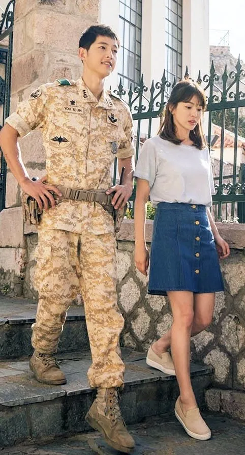 8 Style Ala Song Hye Gyo yang Sederhana Nan Menawan. Yuk, Contek Gayanya! 14