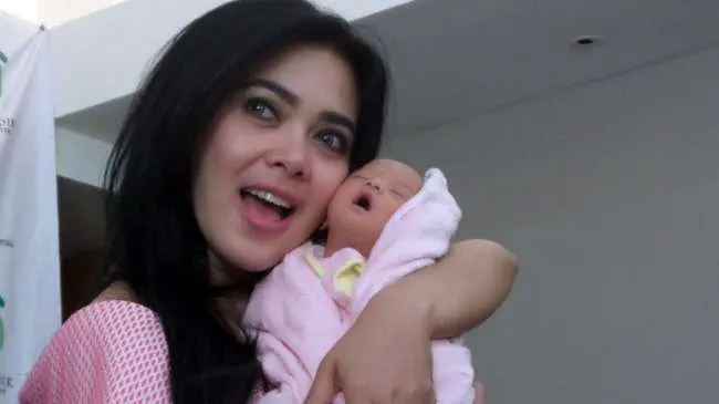 7 Alasan Kenapa Cewek Peka dan Sensitif Itu, Calon Ibu yang Tepat Buat Anak-anakmu! 10