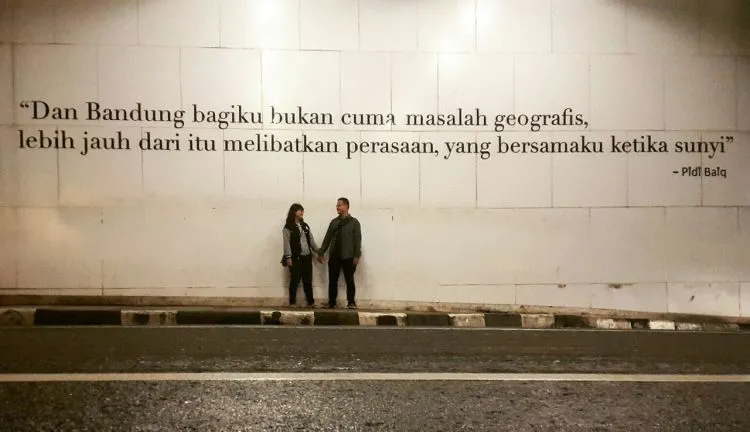 15 Foto Ini Bakal Bikin Kamu Kangen Sama Bandung! Segera Siapkan Tiket Buat Nostalgia di Sana! 27