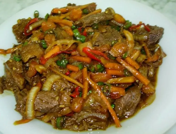 Karena Hubungan Suami Istri Butuh Kerja Sama, Calon Papa Harus Bisa Masak Juga. Coba Deh 8 Resep Sederhana Ini! 13