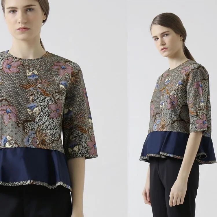 Mulai Dari Ngampus Sampai Kencan, Inilah 9 Ide Baju Batik Yang Bisa Membuatmu Lebih Dilirik 12