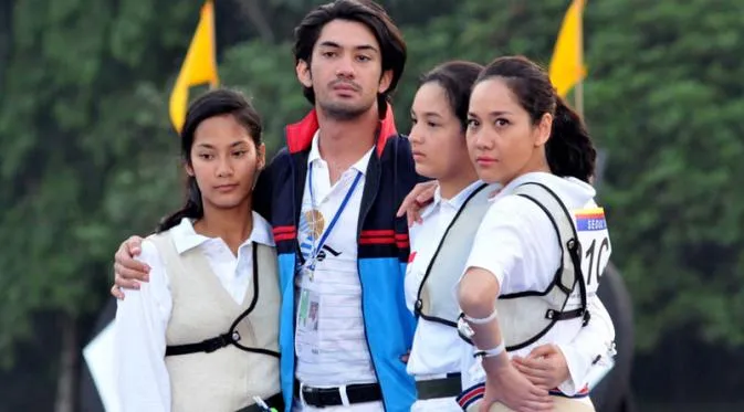 Aktor Terbaik Indonesia Saat Ini: Reza Rahadian. Film-Film Ini Jadi Buktinya! 32