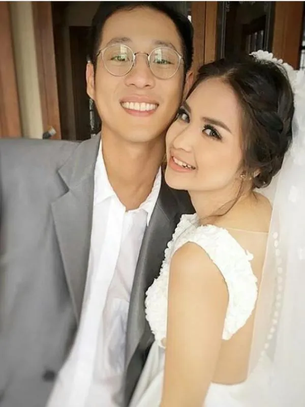 Putri Titian dan Junior Liem Kabarnya Segera Naik Pelaminan. Potret Kemesraan Ini Bisa Bikin Kamu Iri! 11