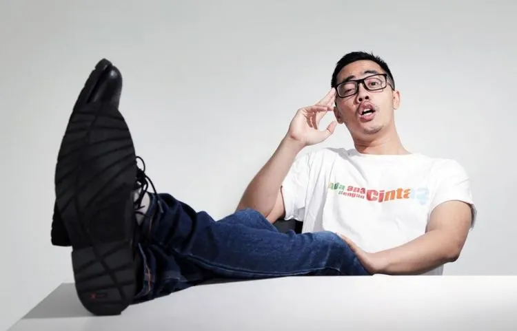 Buat yang Belum Kenal, Inilah Sosok Sebenarnya dari Mamet yang Culun. Beda Banget: Serius dan Cerdas! 11