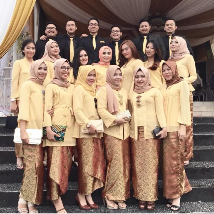 11 Model Kebaya Kutu Baru Modern Hijab 13