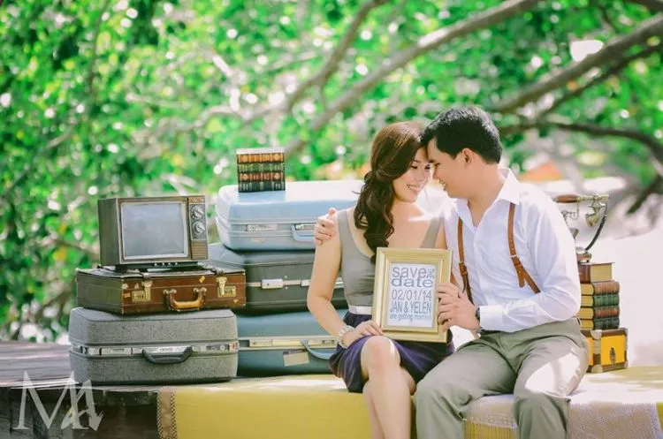 11 Ide Foto Pre Wedding Murah. Bahkan Bisa Kalian Lakukan di Belakang Rumah 23
