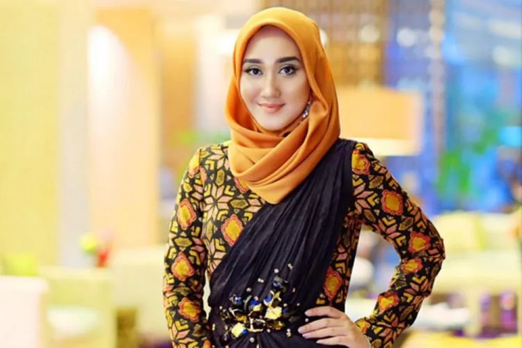 6 Pemuda-Pemudi Tanah Air Yang Berjasa di Bidang Fashion; Jualan Baju Hingga Mendunia 11