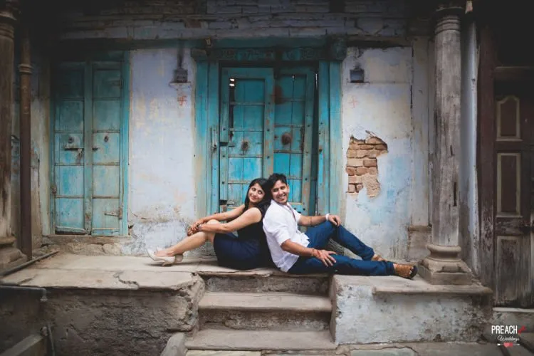 11 Ide Foto Pre Wedding Murah. Bahkan Bisa Kalian Lakukan di Belakang Rumah 22
