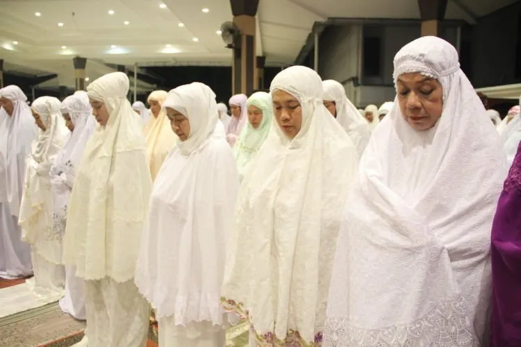 Ramadhan Sebentar Lagi. Inilah 5 Tips Berpakaian Supaya Tarawihmu Semakin Nyaman 7