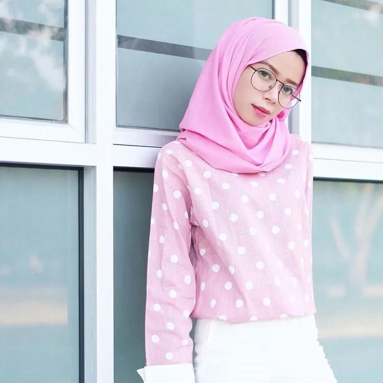 Selebgram @sonyasams dan 17 Inspirasi Pink-nya. Tetap Menawan Tanpa Kesan Kekanakan 25