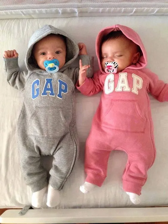 Siap-siap Untuk Segera Naik Pelaminan Setelah Melihat 20 Anak Kembar Ini. Mas, Kapan Nih? 27