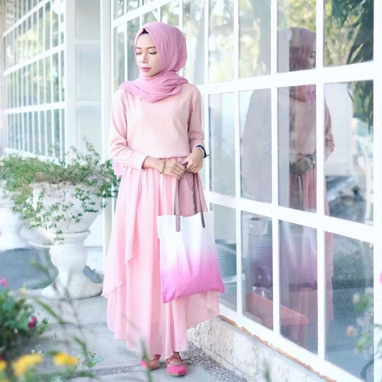 Selebgram @sonyasams dan 17 Inspirasi Pink-nya. Tetap Menawan Tanpa Kesan Kekanakan 26