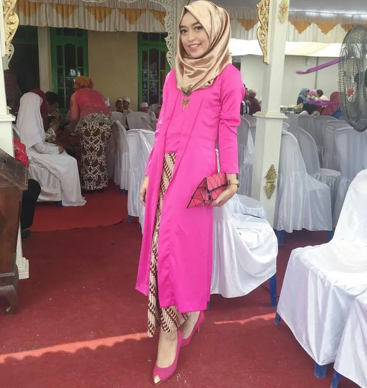 11 Model Kebaya Kutu Baru Modern Hijab 16