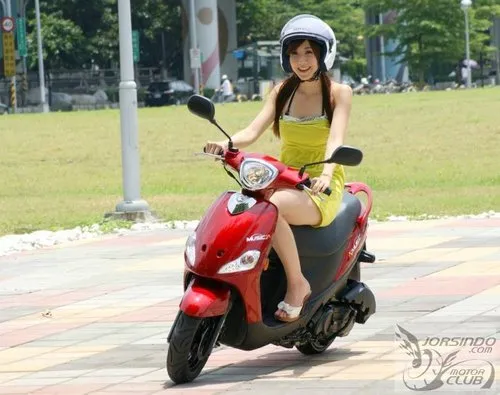 Inilah 6 Alasan Cewek (Mumpung Belum Jadi Emak-Emak) Naik Motor Matic Selalu Bikin Jatuh Hati 7