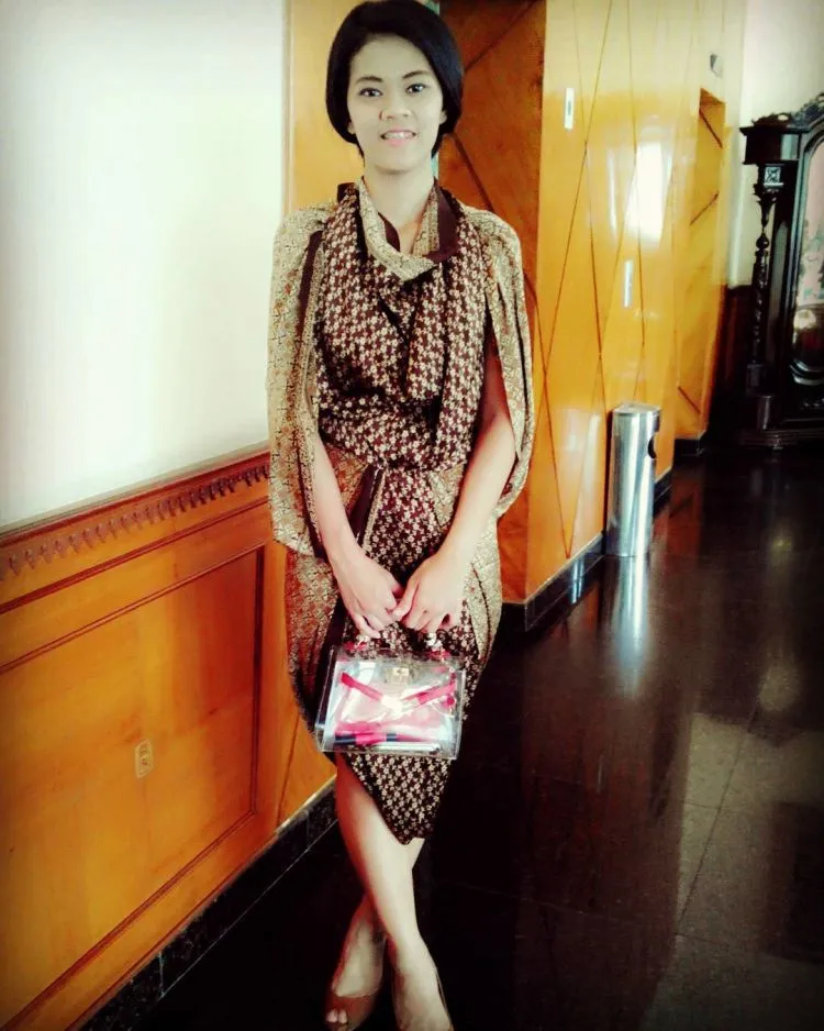 Niat Pakai Dress Batik Tapi Dibilang Mirip Daster? Cek Dulu 8 Pilihan Dress Batik Lucu Ini 13