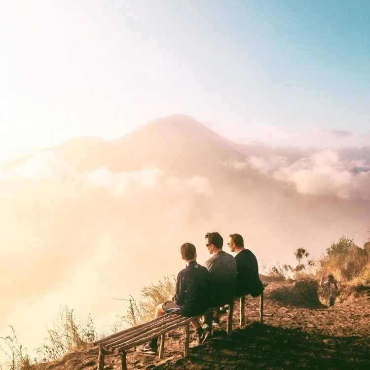 Bingung Mau Bikin Caption Foto Traveling di Instagram? Coba Deh Gunakan 10 Petikan Lirik Lagu Ini! 19