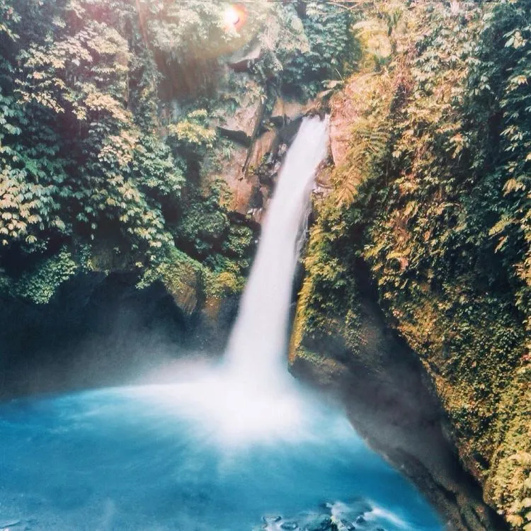 Bingung Mau Bikin Caption Foto Traveling di Instagram? Coba Deh Gunakan 10 Petikan Lirik Lagu Ini! 13