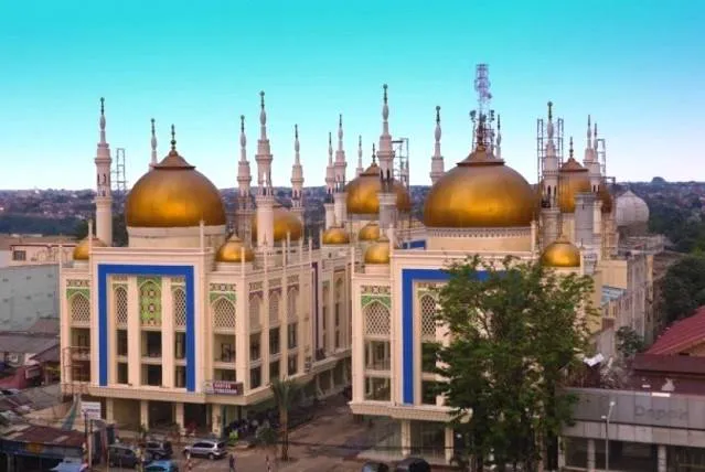 Meskipun Terkenal Macetnya Parah, Depok Juga Punya Destinasi Wisata yang Bikin Kamu Ceria Lho! 15