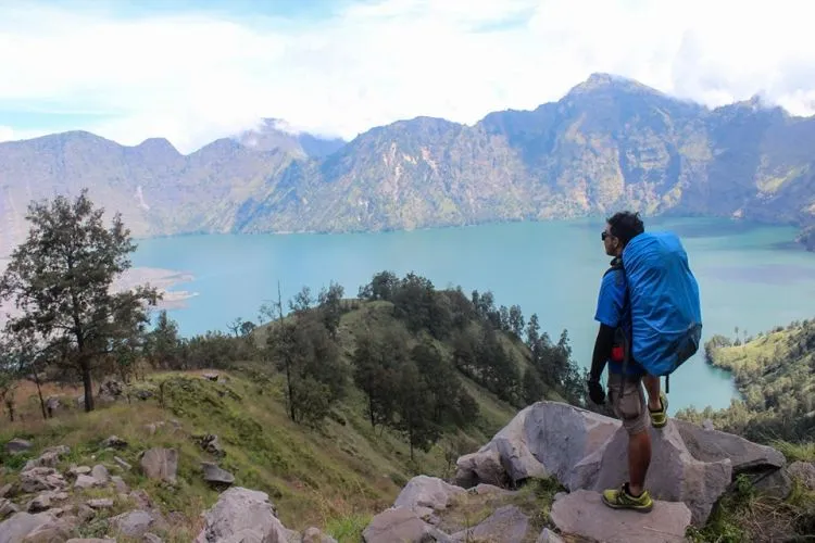 Menikmati Danau Segara Anak Gunung Rinjani. Salah Satu Danau Tertinggi dan Terindah di Indonesia! 8