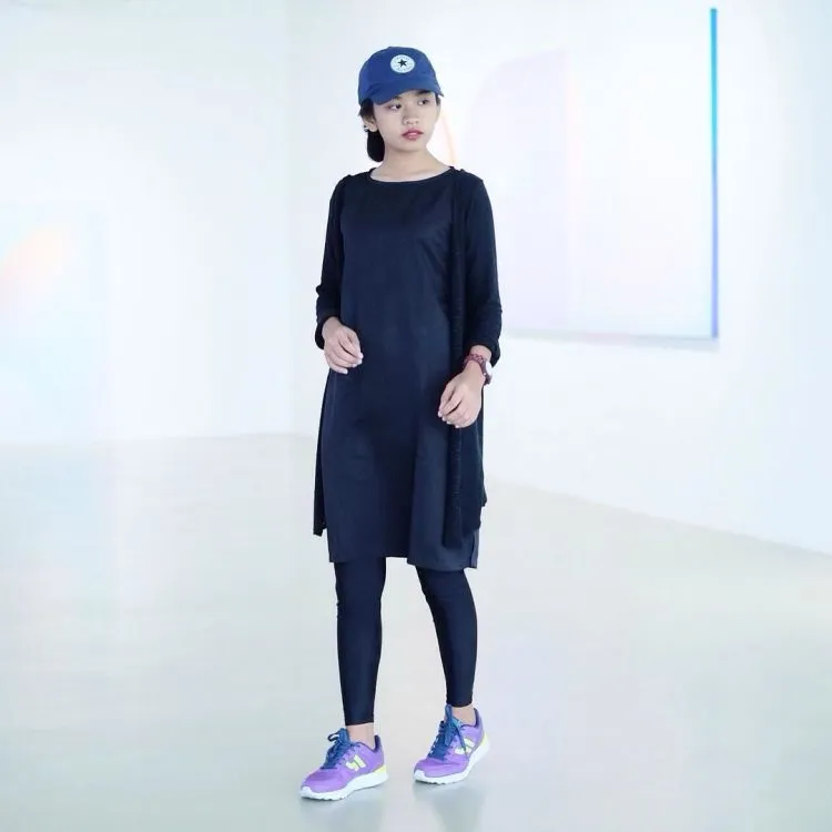 Dress tak Melulu Feminin Lho. 9 Style Dress Simpel yang Bisa Dicoba Oleh Si Tomboy 16