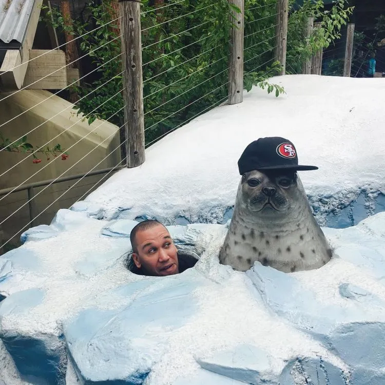 Parade Foto 'Zookeeper' dan Binatangnya Ini Lucu Banget Deh. Bikin Kamu Gemes Sendiri 20