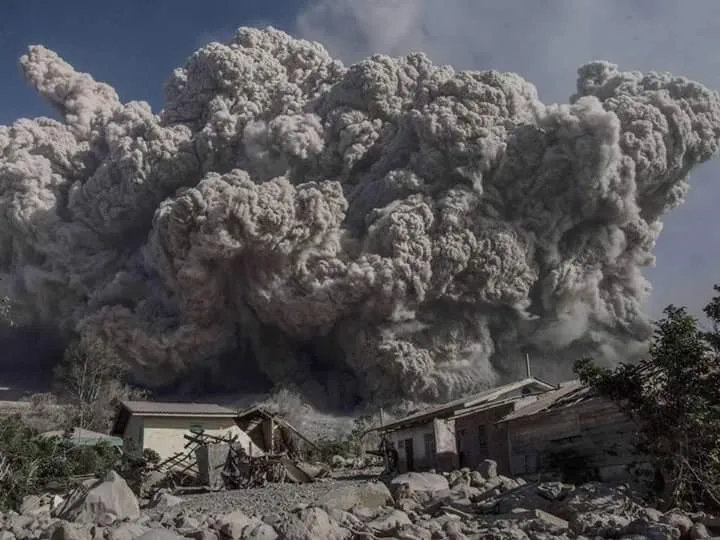 Gunung Sinabung Meletus Lagi, Tapi Kita Kok Diam Saja Seolah Tak Terjadi Apa-apa Sih? 6