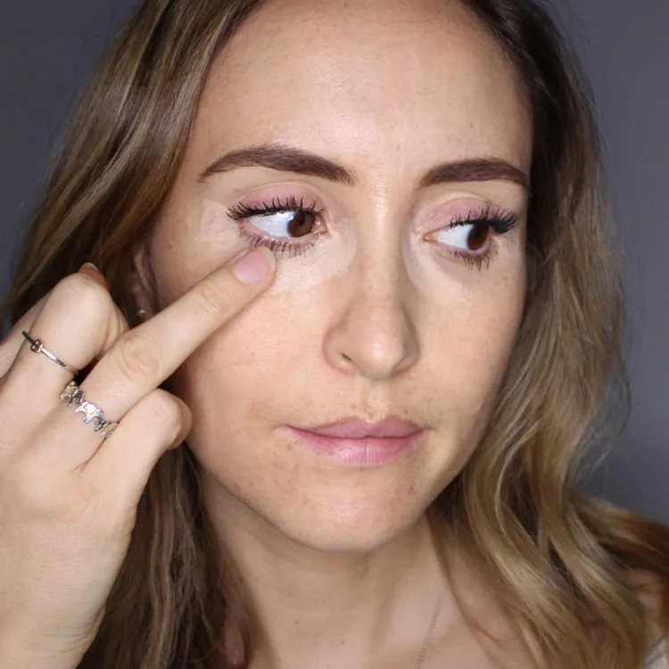 9 Trik Rahasia Supaya Wajah Cerah Merona. Cuma Butuh Makeup Tipis Aja! 13