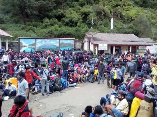 Dari Membludaknya Ranu Kumbolo sampai Kematian Ike, Inilah 8 Hal yang Terjadi Saat Long Weekend Awal Mei! 17