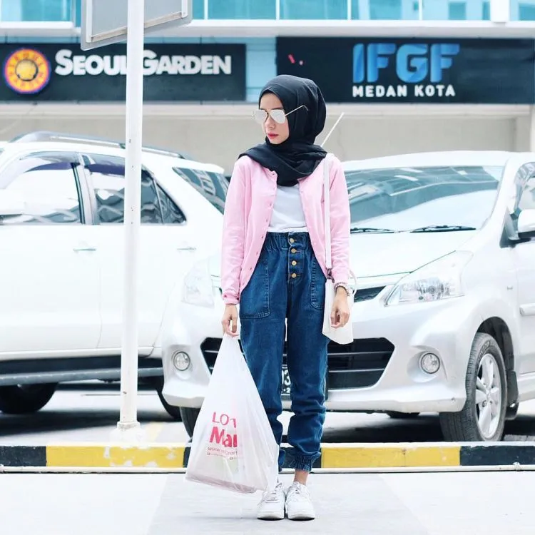 Selebgram @sonyasams dan 17 Inspirasi Pink-nya. Tetap Menawan Tanpa Kesan Kekanakan 30