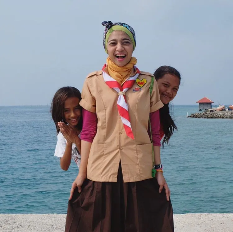 Tren Fesyen Hijab Turban ala Chikita Fawzi, Musisi dan Animator Stylish yang Penuh Inspirasi 26