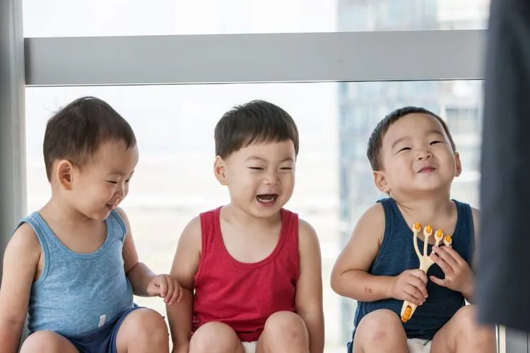 Siap-siap Untuk Segera Naik Pelaminan Setelah Melihat 20 Anak Kembar Ini. Mas, Kapan Nih? 36