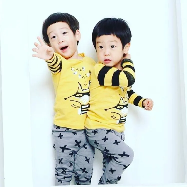 Siap-siap Untuk Segera Naik Pelaminan Setelah Melihat 20 Anak Kembar Ini. Mas, Kapan Nih? 29